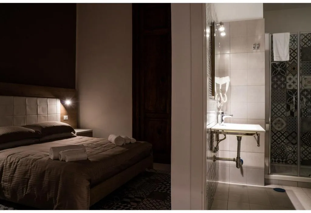 Room, New Gallery, Naples