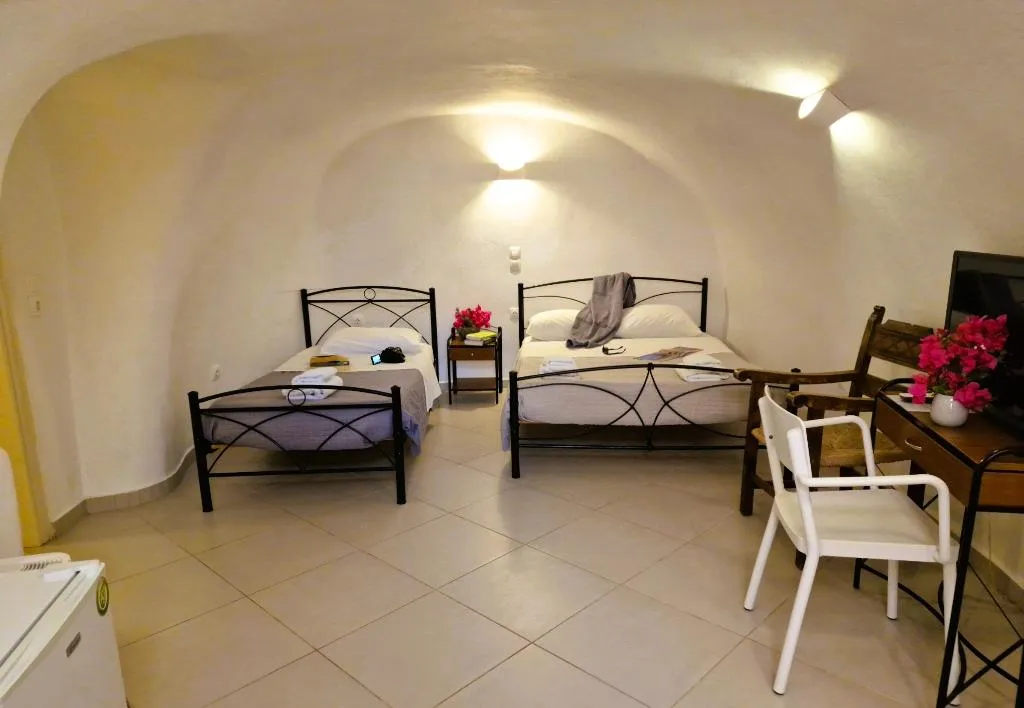 TRIPLE ECONOMY Room, Kykladonisia Traditional Settlement, Santorini