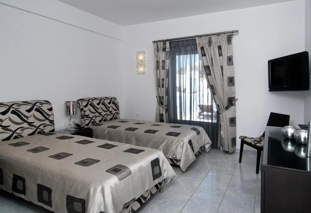 TWIN DELUXE WITH TERRACE Room, Lofos Village, Santorini