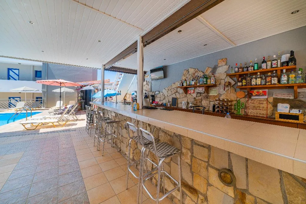 Bar, Blue Dream Hotel, Crete