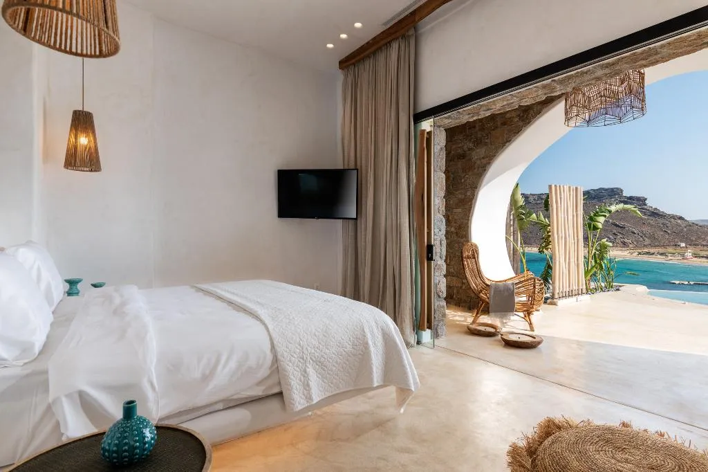 SUITE WITH PRIVATE POOL Room, Panormos Village Seaside Resort, Mykonos