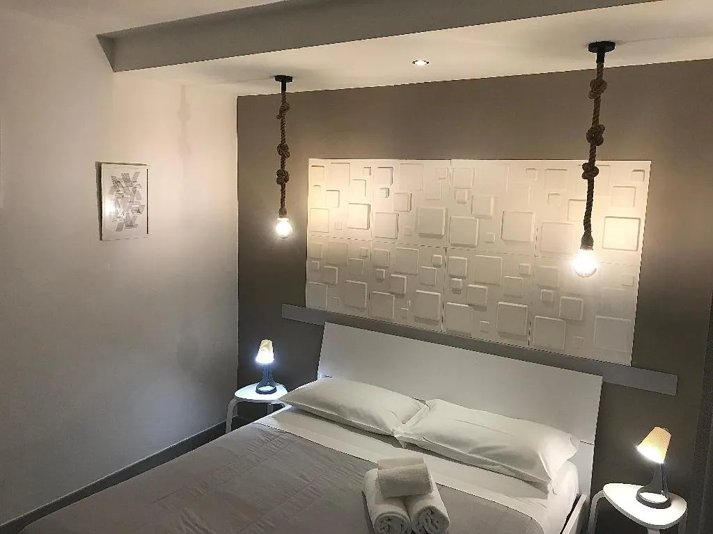 DOUBLE KING SIZE BED Room, Stesicoro InHabit - Catania City Center, Catania