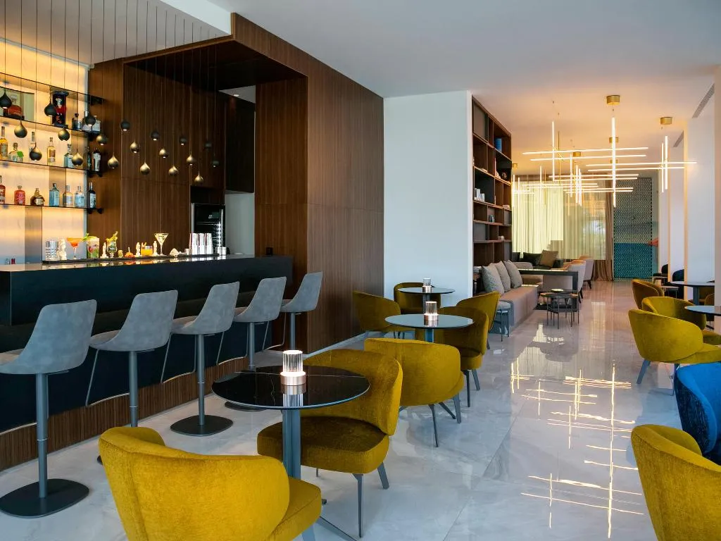 Bar, Mercure Larnaca Beach Resort, Cyprus