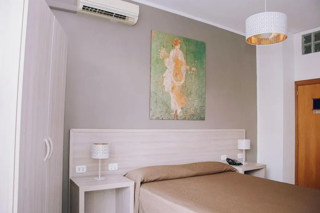 Room, Hotel Piccolo Sogno, Naples