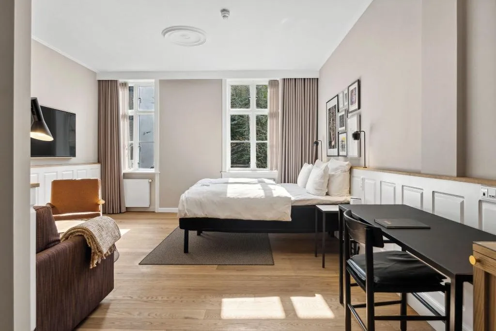 JUNIOR SUITE KING SIZE BED Room, Kong Arthur, Copenhagen