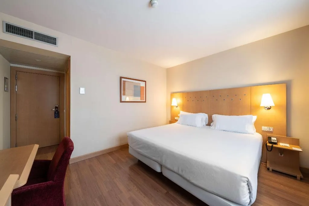Room, Catalonia La Maquinista, Barcelona