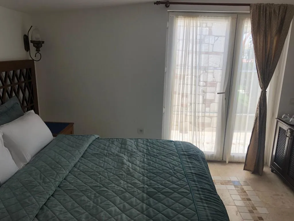 Room TWO DOUBLE BEDS Room, Kerme Ottoman Alacati, Izmir
