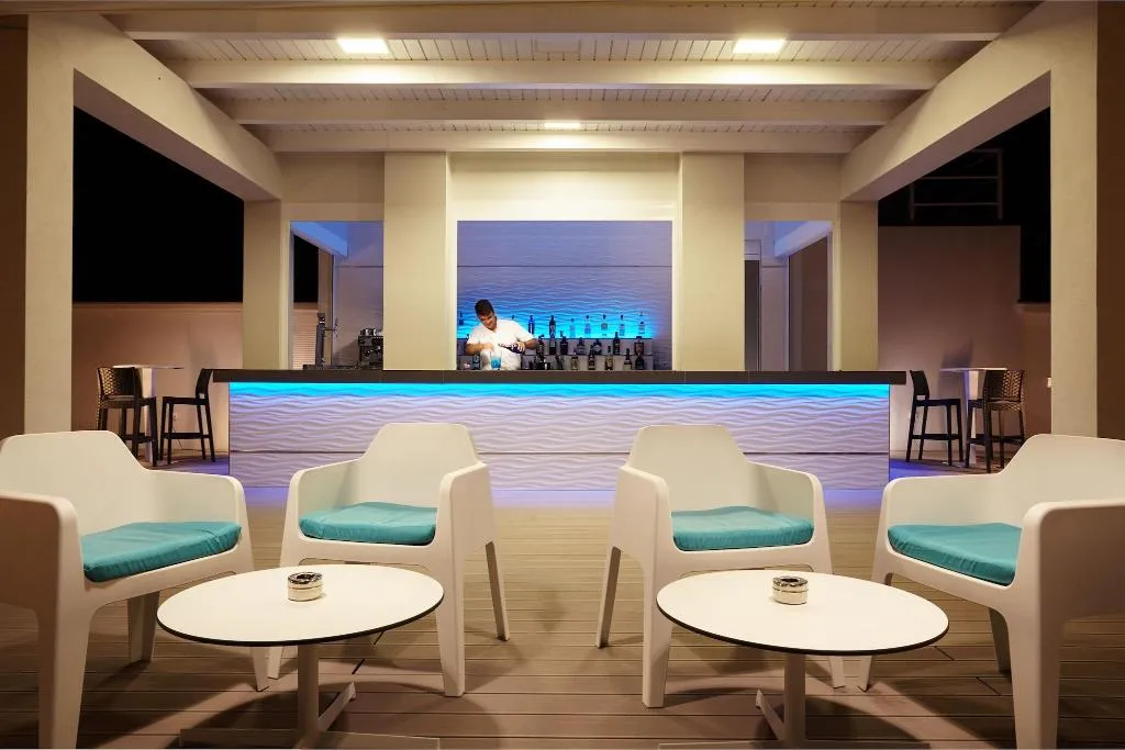 Bar, Hotel Las Arenas Affiliated by Meliá, Costa Del Sol