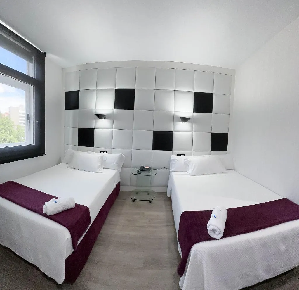 DOUBLE STANDARD Room, Avenida de España, Madrid