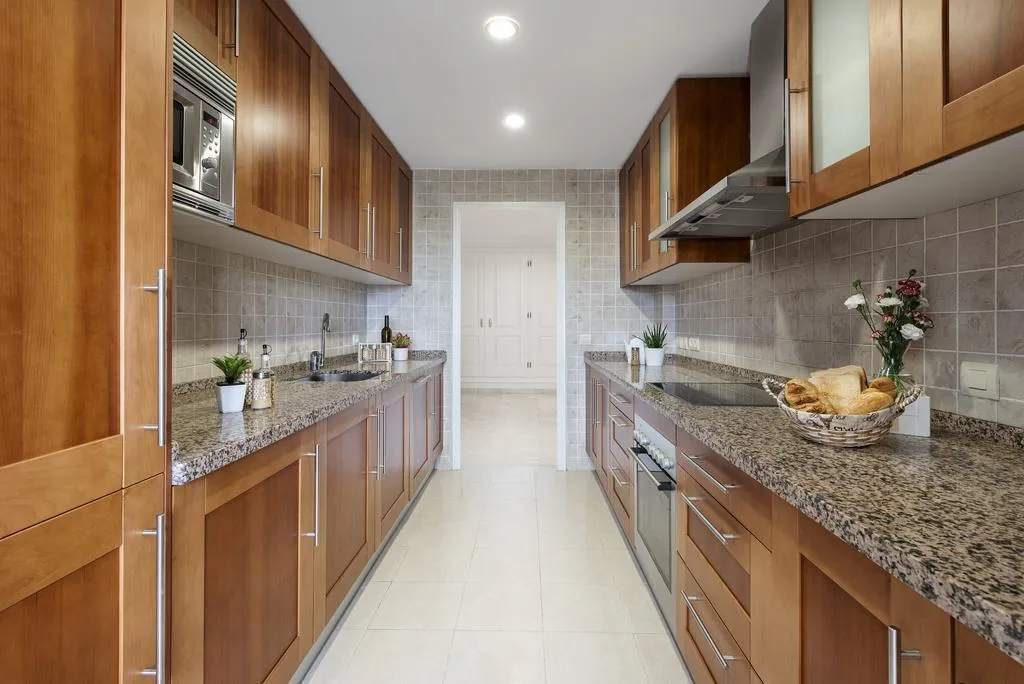 APARTMENT THREE BEDROOMS WITH PRIVATE POOL Room, Colina del Paraiso, Costa Del Sol