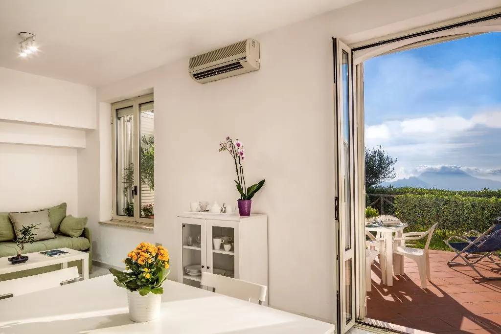 APARTMENT CLASSIC ONE BEDROOM Room, Gocce Di Capri  Residence, Naples