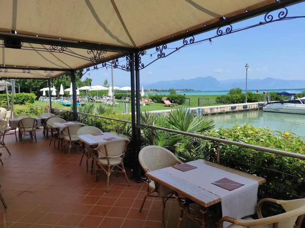 Restaurant, Yachting Hotel Mistral, Milan