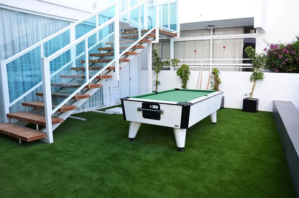 Sports and Entertainment, Vibra Tivoli Apartamentos, Ibiza