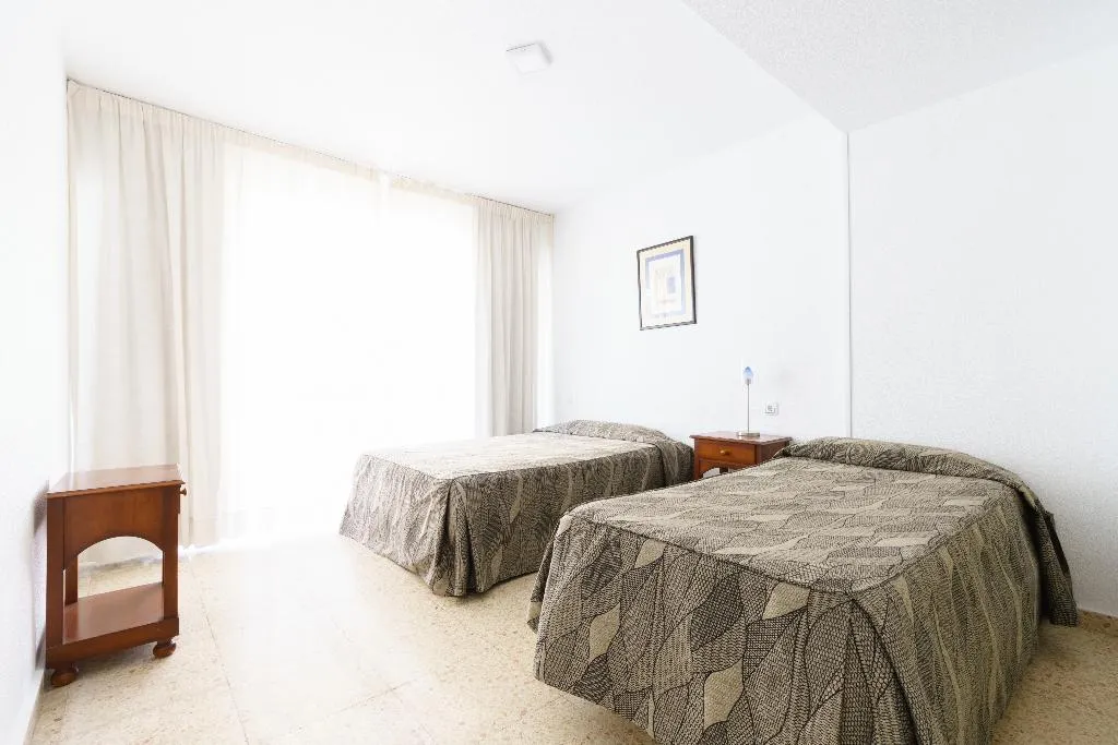 APARTMENT THREE BEDROOMS TWO BATHROOMS Room, Apartamentos Maja Beach, Costa Blanca