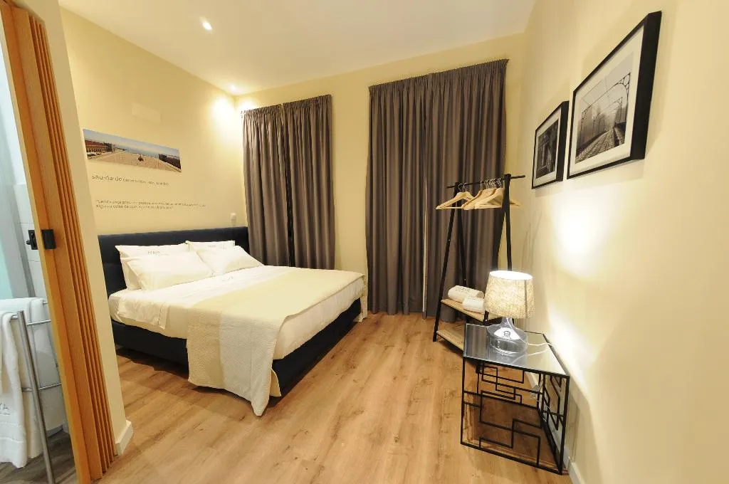 QUADRUPLE CLASSIC Room, Naya - Downtown Guesthouse, Porto