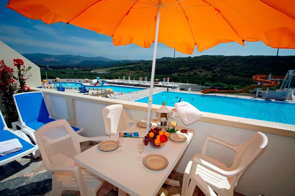 APARTMENT CAPACITY 4 TWO BEDROOMS Room, Sintra Sol Apartamentos Turisticos, Lisbon