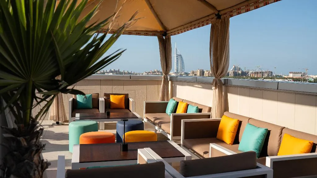 Restaurant, Holiday Inn Dubai - Al Barsha, Dubai