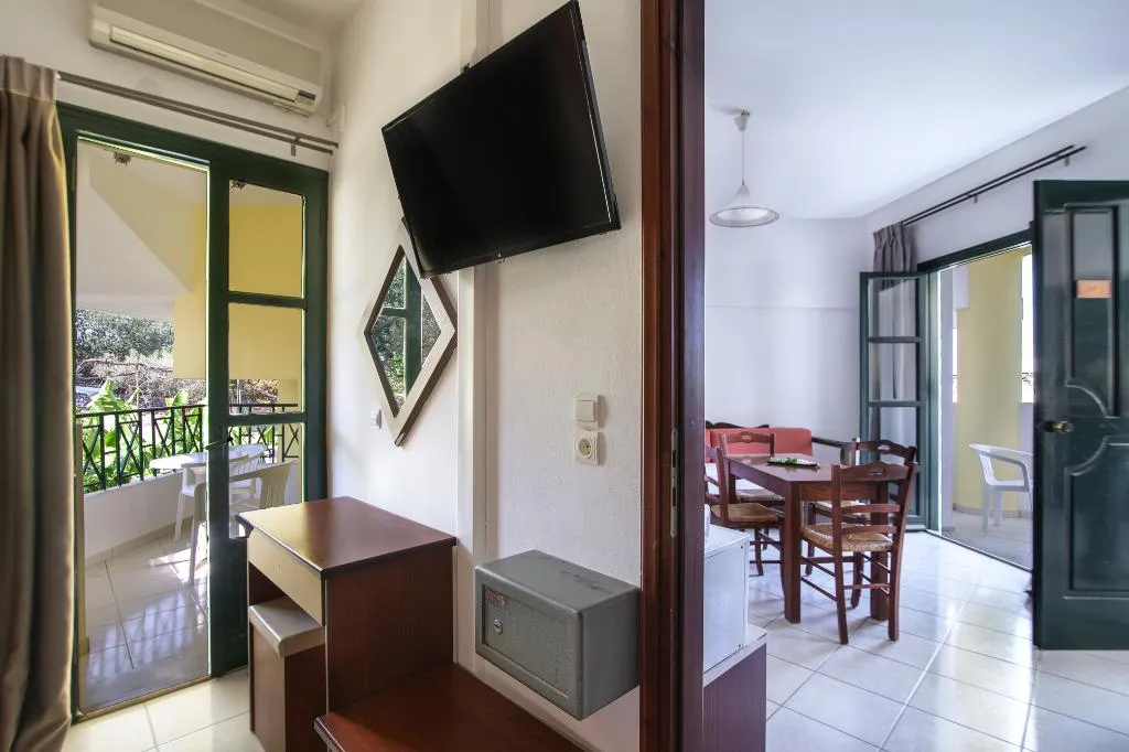 QUADRUPLE STANDARD Room, Ariadni Palace, Crete