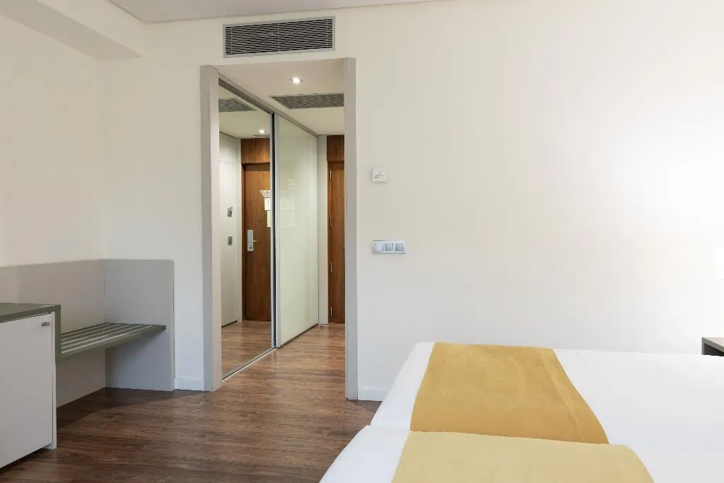TRIPLE TWO BEDS Room, Primus Valencia, Valencia