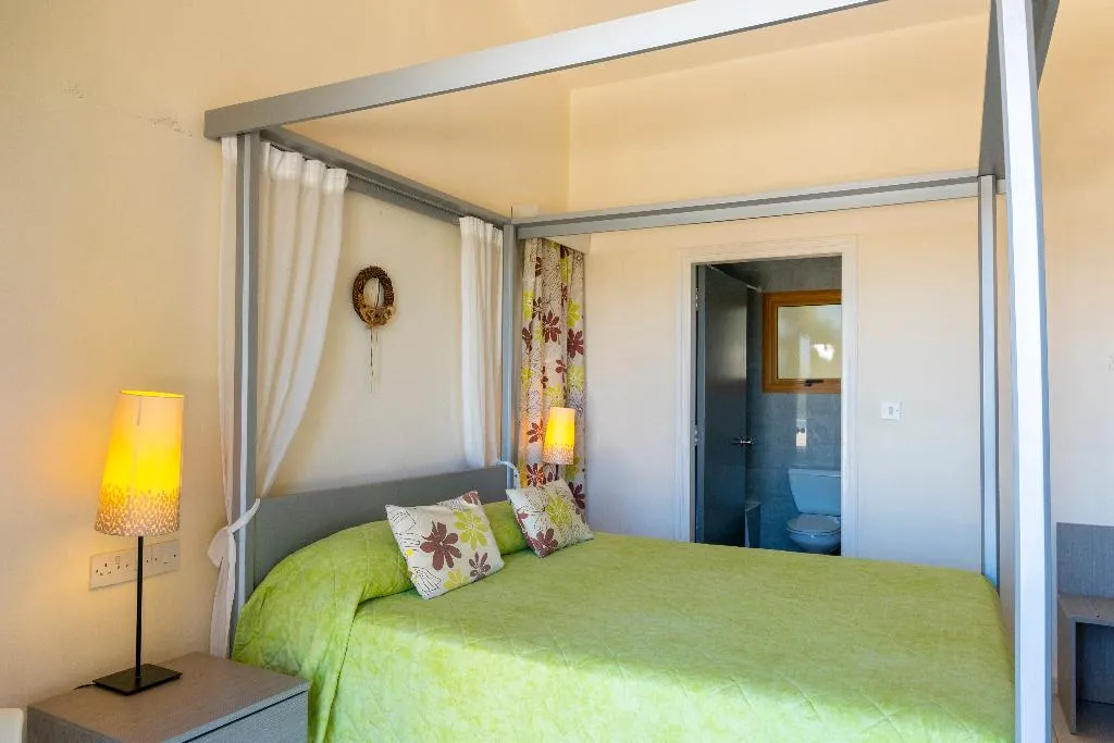 VILLA THREE BEDROOMS WITH PRIVATE POOL Room, Natura Beach, Cyprus