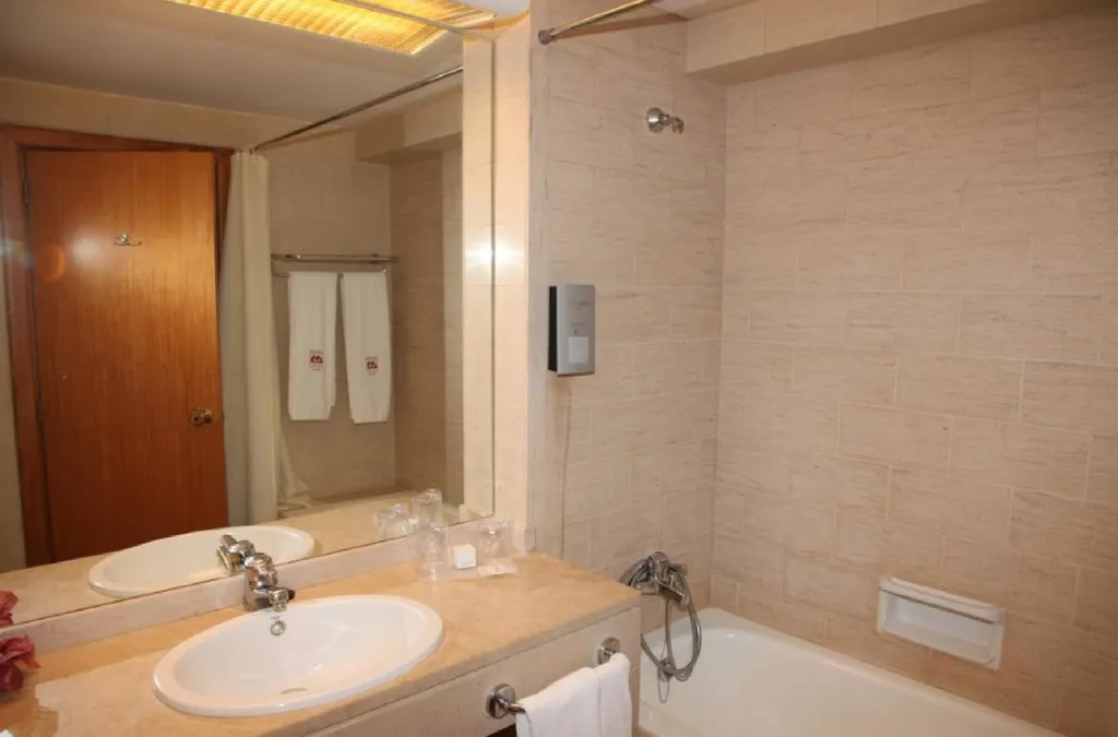 Double or Twin STANDARD Room, MiraCorgo, Porto