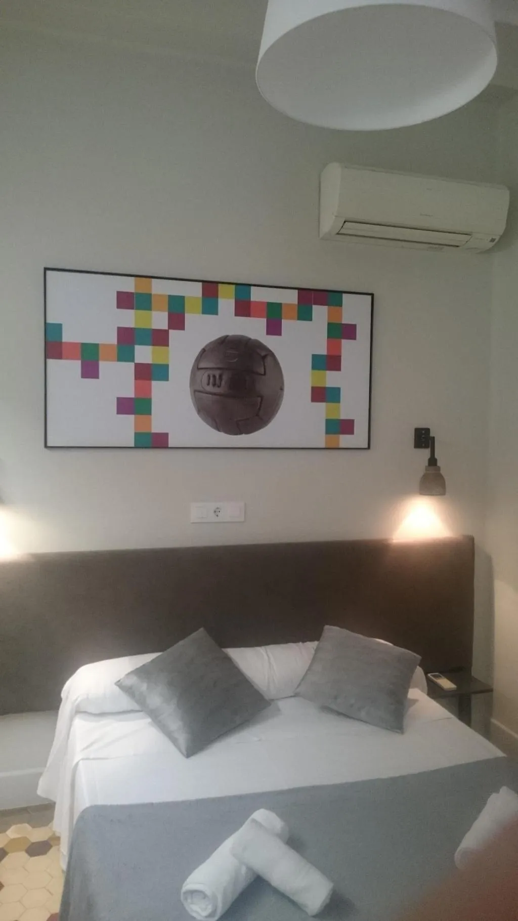 Room, Nwt Central Station Valencia, Valencia