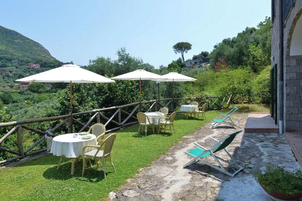 General view, B&B Villevieille, Naples