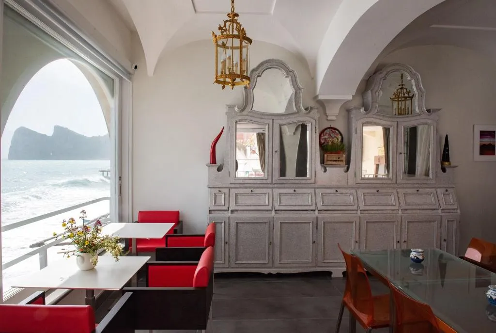 Restaurant, Taverna Del Capitano, Naples