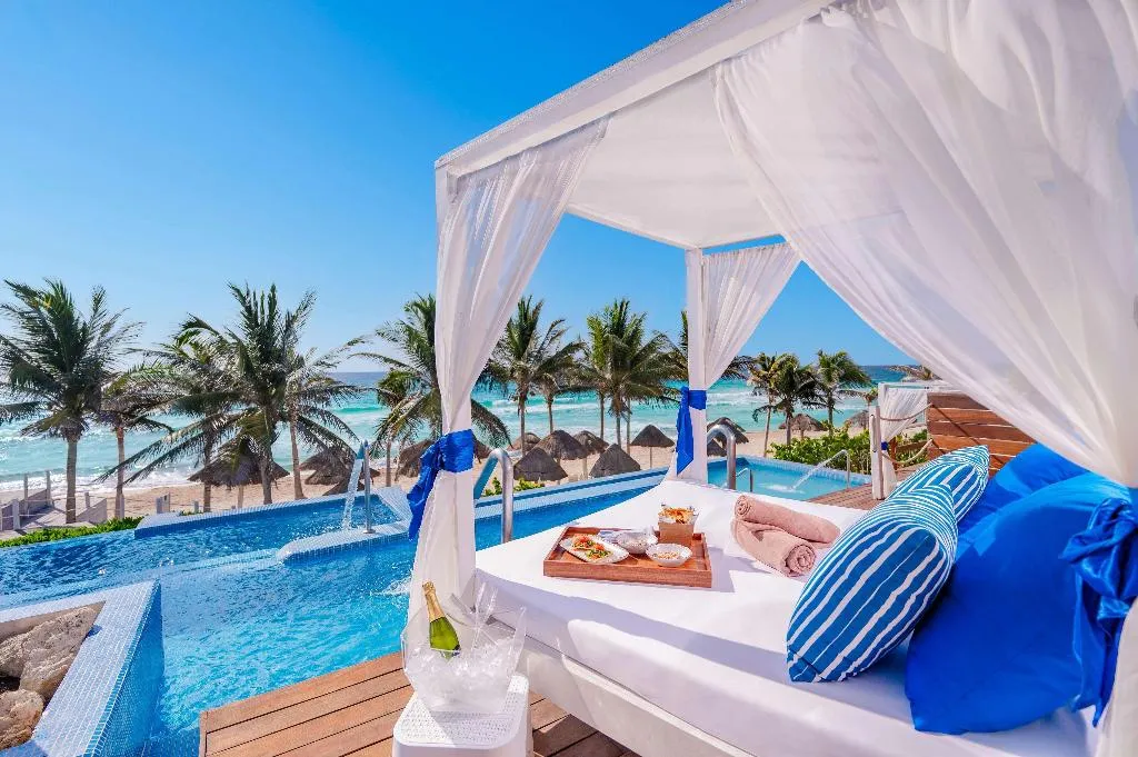 Pool, The Pyramid Cancun by Oasis, Cancun Area