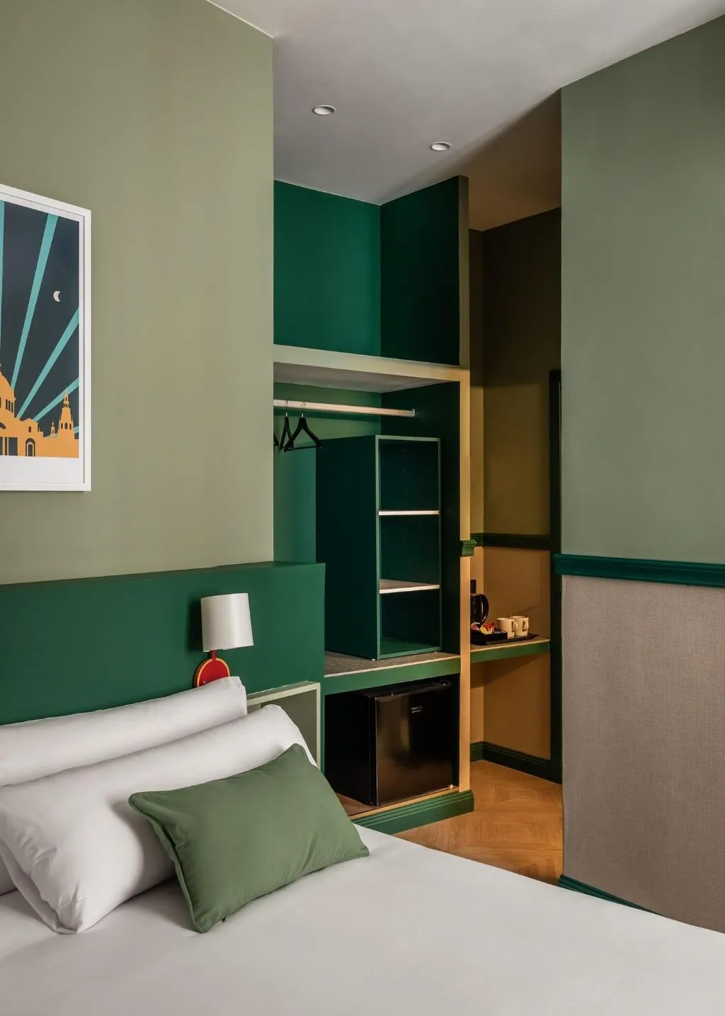 DOUBLE SUPERIOR QUEEN BED Room, Twenty By Pillow, Barcelona