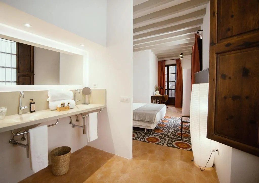 Room, Canavall, Majorca