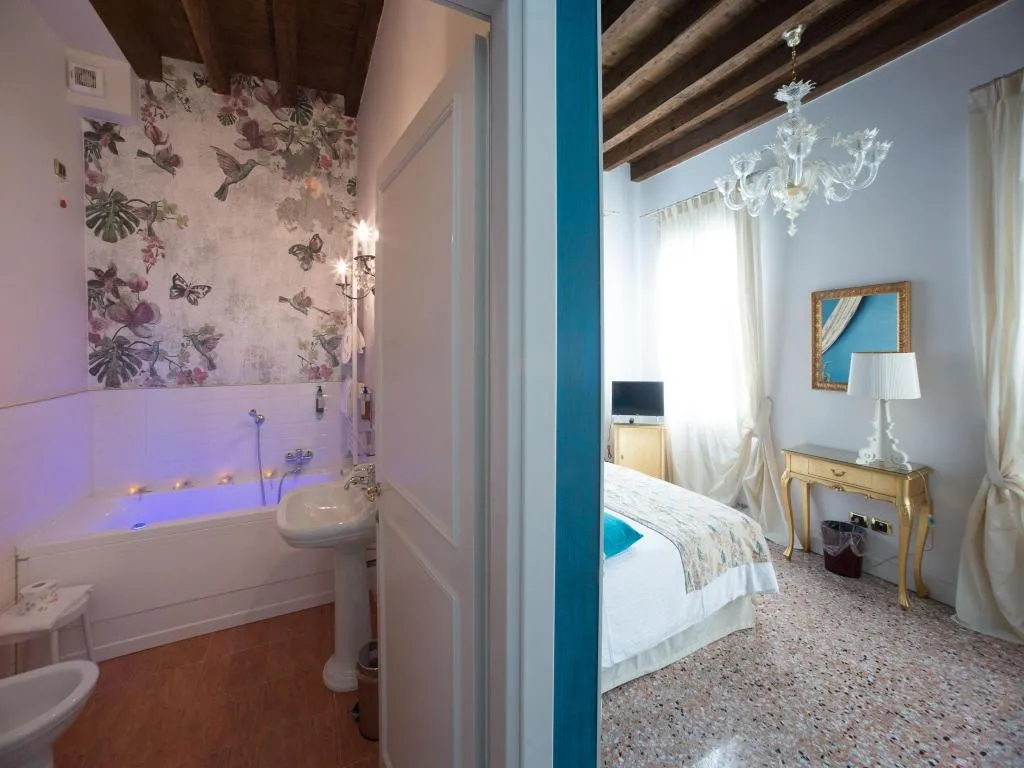 DOUBLE DELUXE WITH JACUZZI Room, Villa Gasparini, Venice