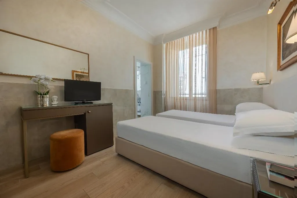 TWIN STANDARD Room, Palladium Palace, Rome