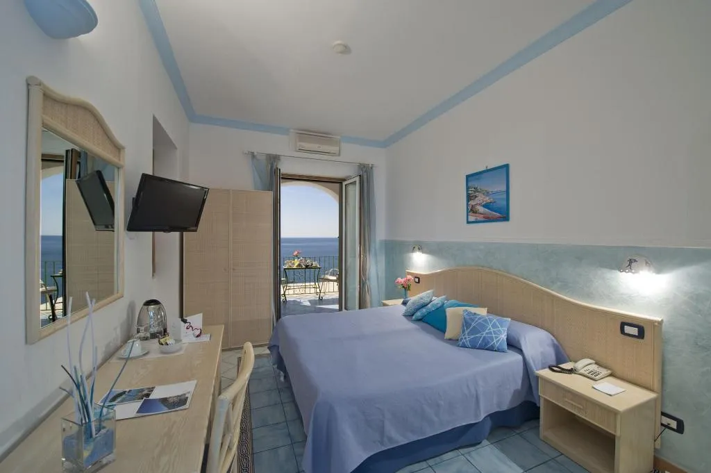 Room, Palazzo Talamo, Naples