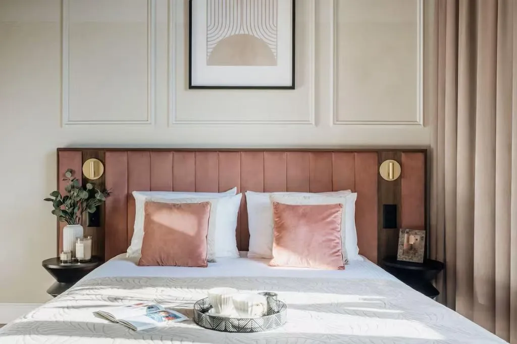 APARTMENT PREMIUM KING BED Room, The Garden Collection, Krakow
