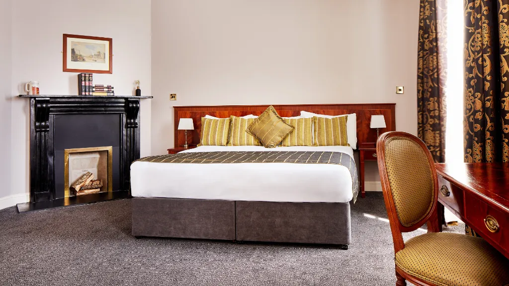 DOUBLE KING SIZE BED Room, Arlington Hotel Dublin, Dublin