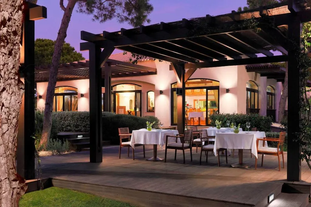 Restaurant, Pine Cliffs Ocean Suites, Algarve