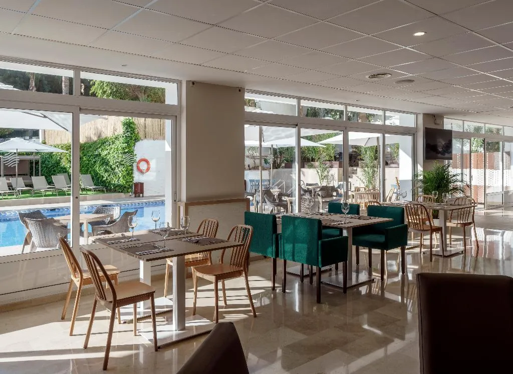 Restaurant, Hotel Costa Malaga by Pierre & Vacances, Costa Del Sol