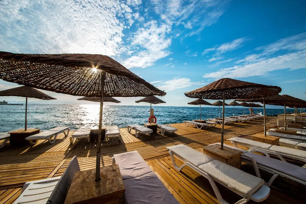 Terrace, Charisma De Luxe Hotel, Izmir