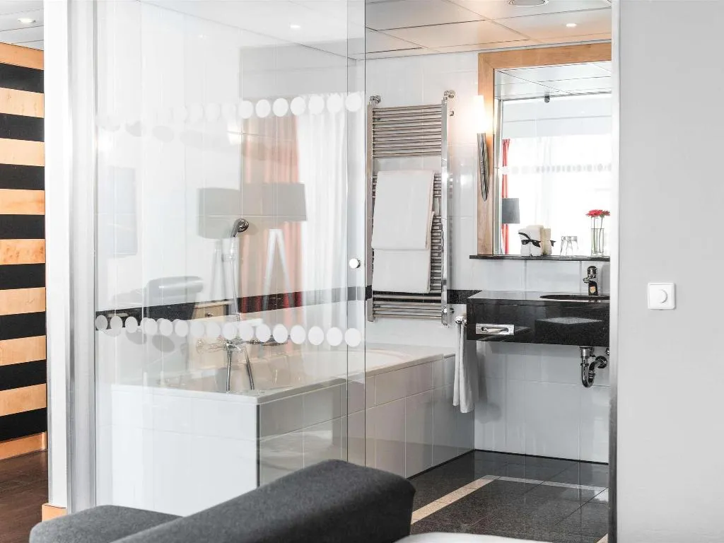 Room, Swissotel Amsterdam, Amsterdam