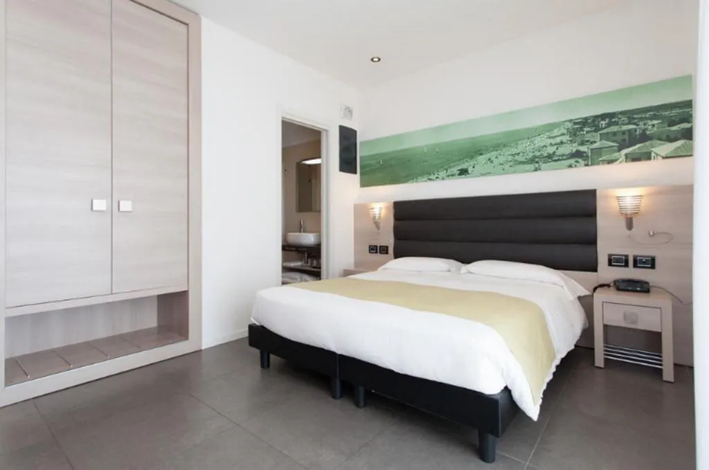 TRIPLE STANDARD Room, Hotel Adlon, Venice