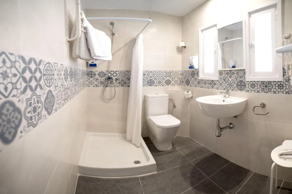 SINGLE STANDARD Room, L Hostalet De Tossa, Costa Brava