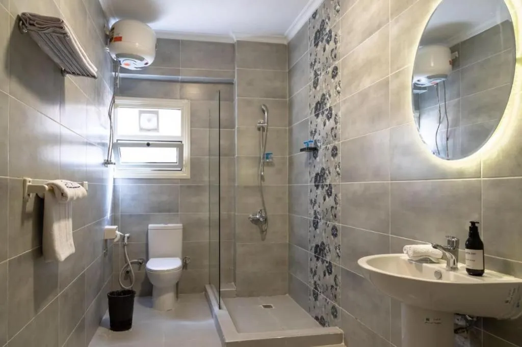 FAMILY ROOM THREE BEDROOMS ONE BATHROOM Room, Settle Inn South 90 Apartments, Cairo