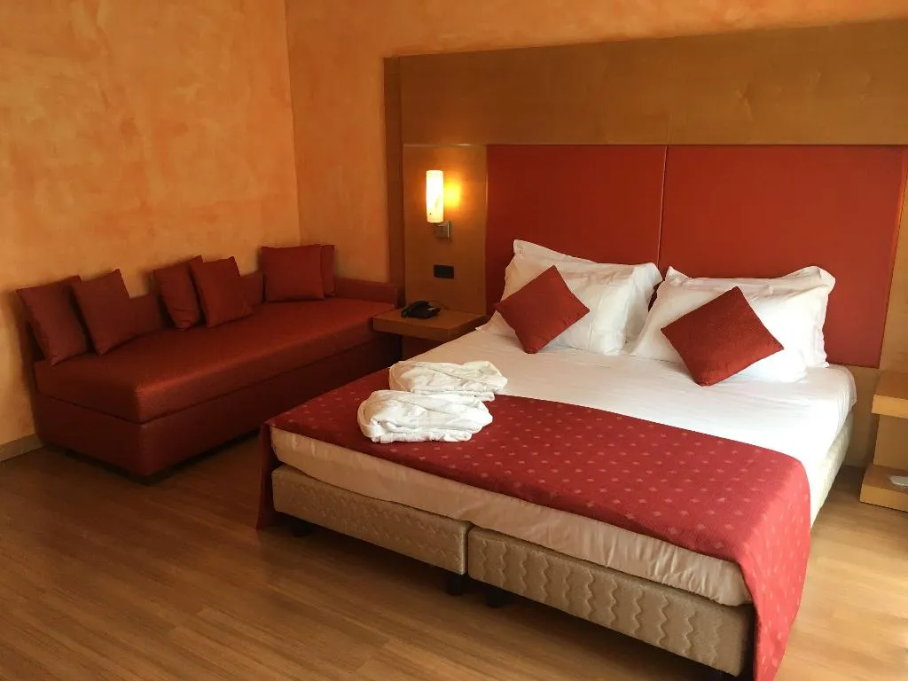 Room, Plus Welcome Milano, Milan