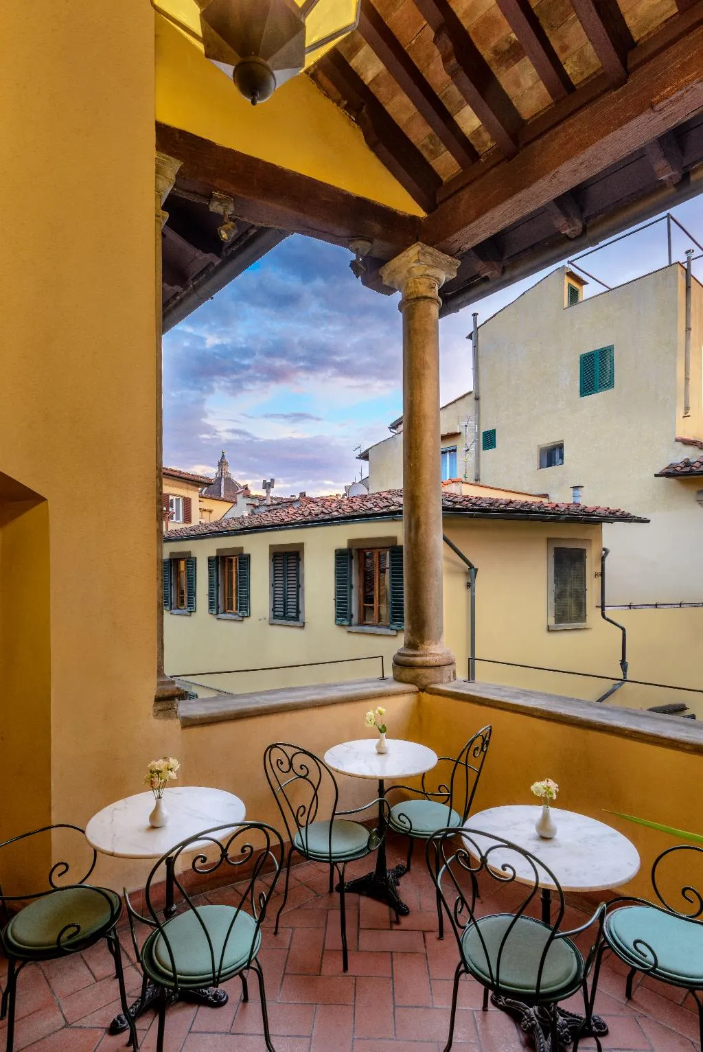 Terrace, Botticelli, Florence