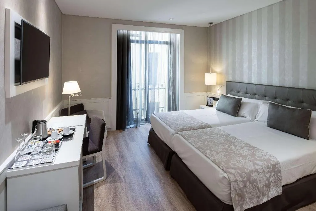 Room, Catalonia Puerta del Sol, Madrid