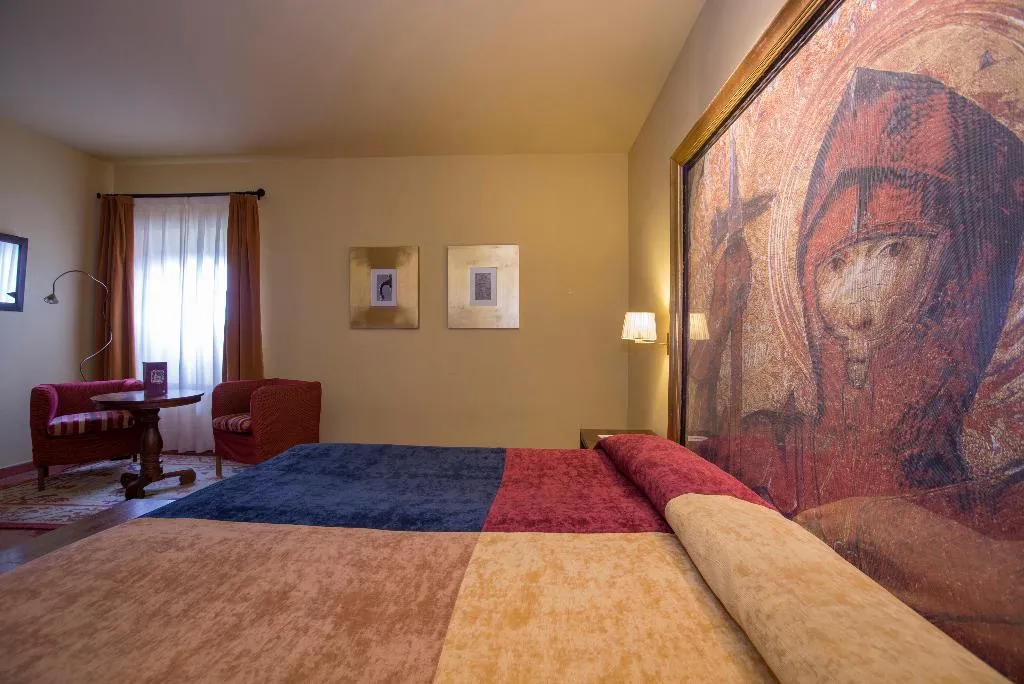 DOUBLE SUPERIOR Room, Parador de Trujillo, Madrid
