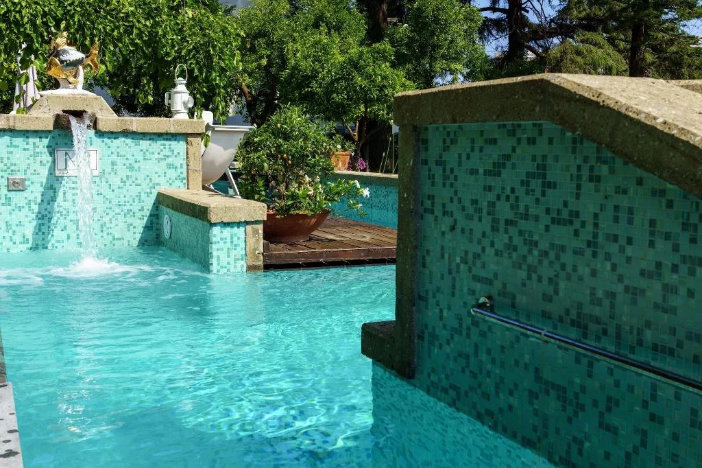 Sports and Entertainment, Villa Manning Relais, Naples