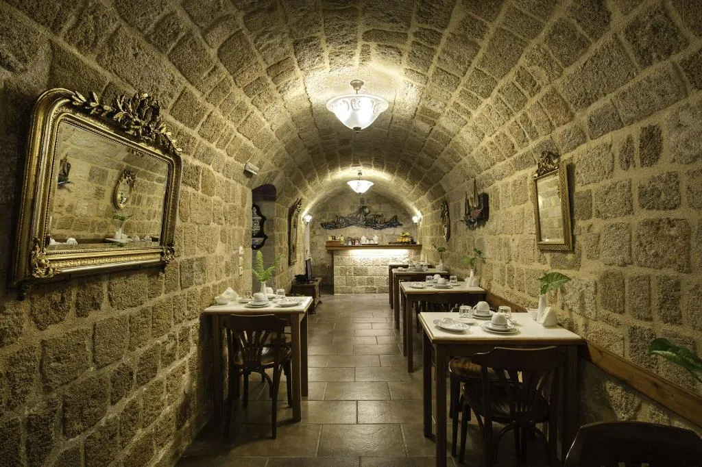 Restaurant, Camelot, Rhodes