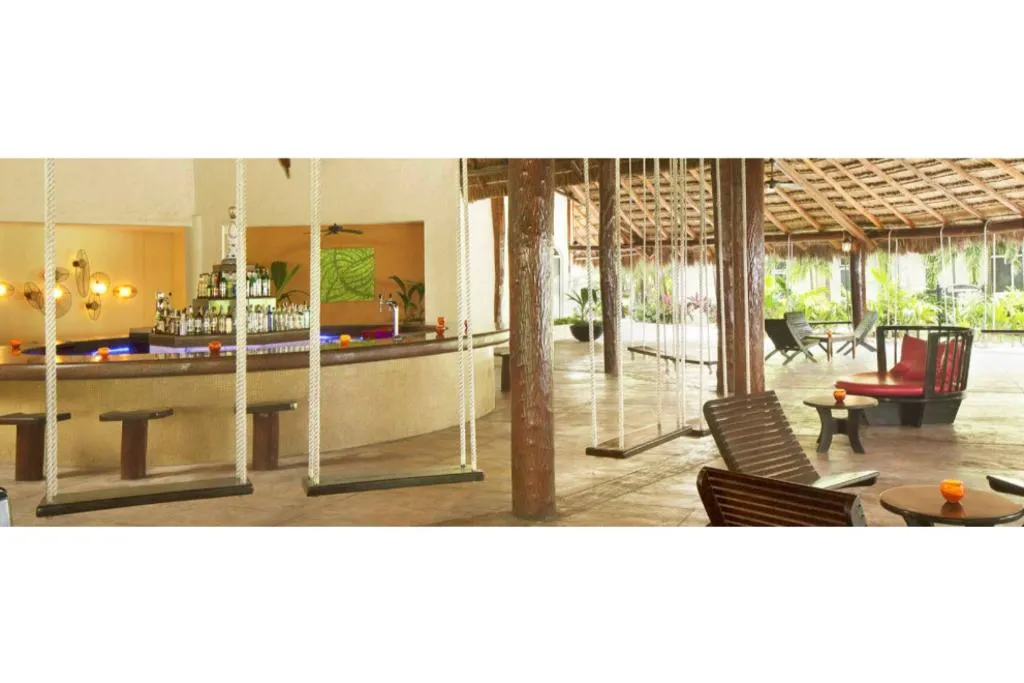 Bar, El Dorado Casitas Royale Spa Resorts All Inclusive, Cancun Area